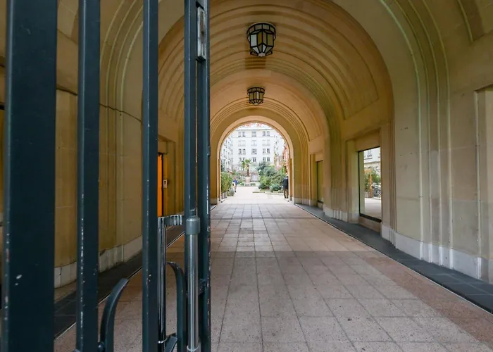 - Tour Eiffel - Trocadero Paris