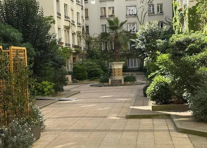 - Tour Eiffel - Trocadero *